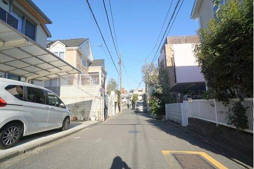 上原３　土地の前面道路含む現地写真|■土地面積約75坪！閑静な住宅地