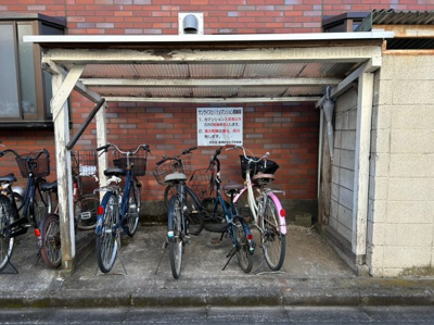 【その他共用部分】 | サンライズcityマンション | クリーニング前の写真となります。現状優先
駐輪場