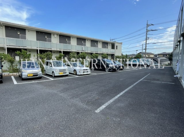 レオパレスエルドラードの駐車場