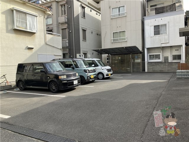 岡山市北区桑田町の駐車場の外観