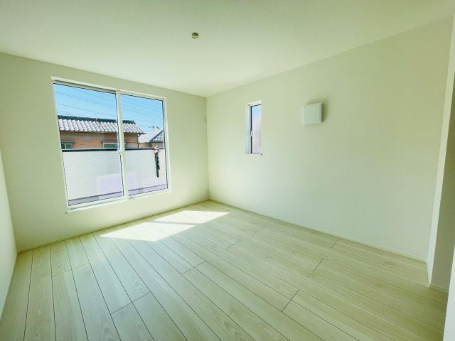 豊田市水源町24-1期　新築分譲住宅　全3棟　1号棟の洋室|居室は、収納つきで子ども部屋や寝室など多彩な用途の利用ができます♪