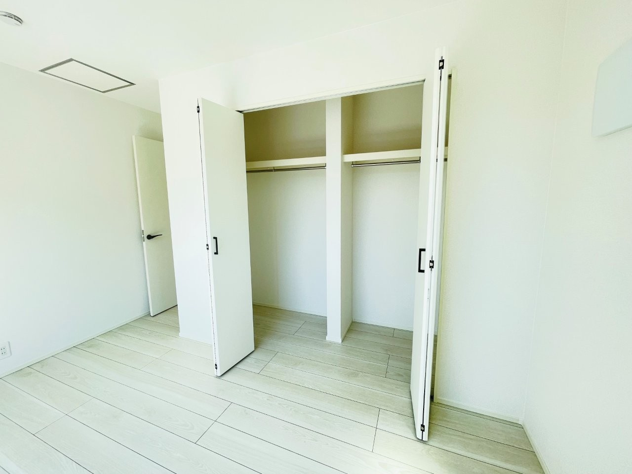 豊田市水源町24-1期　新築分譲住宅　全3棟　1号棟の収納|豊富な数のクローゼットには、衣類、日用品、家族の思い出まで大切に保管できます♪