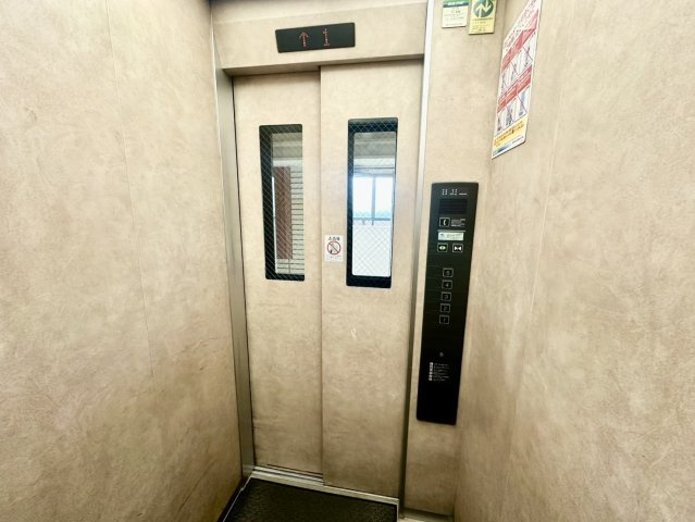 ライオンズマンション成田町のその他共用部分|エレベーター