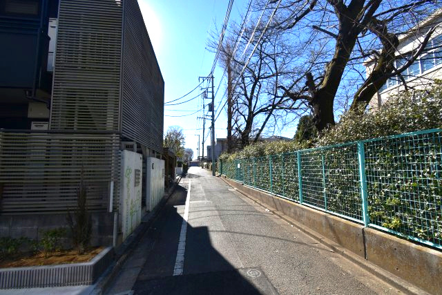 西荻南1丁目・新築戸建の前面道路含む現地写真