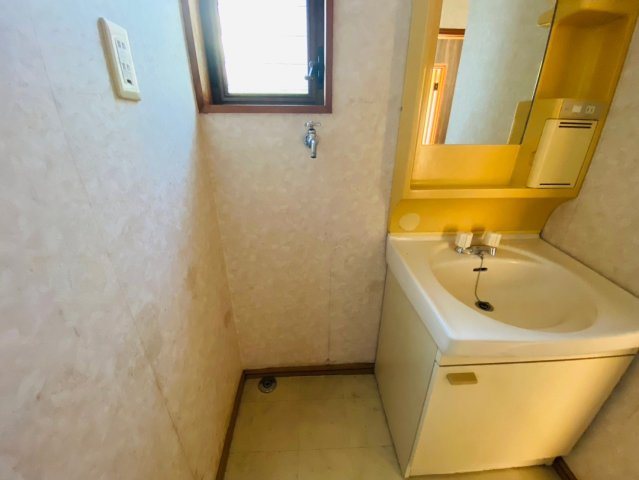 八街市四木　小柳アパートのランドリースペース|102号室