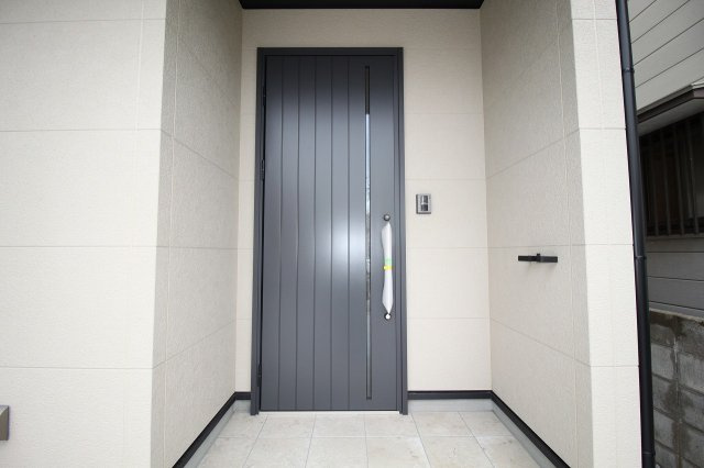 高須３丁目　新築戸建　の玄関