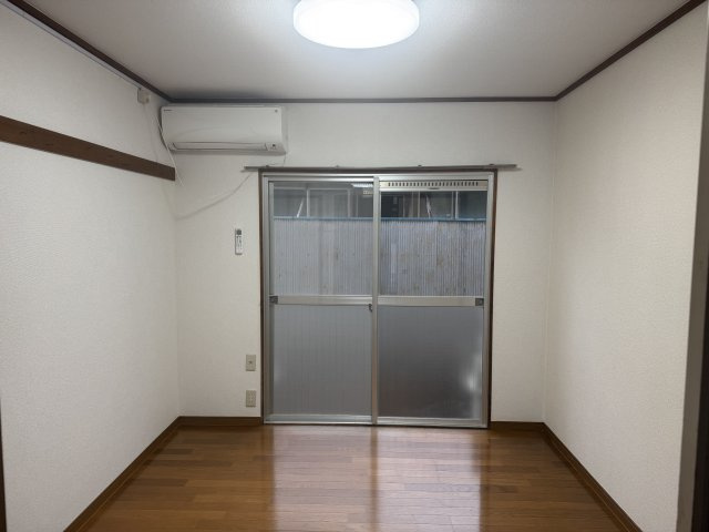 コーポラスよこさわの居間・リビング|エアコン、照明付き