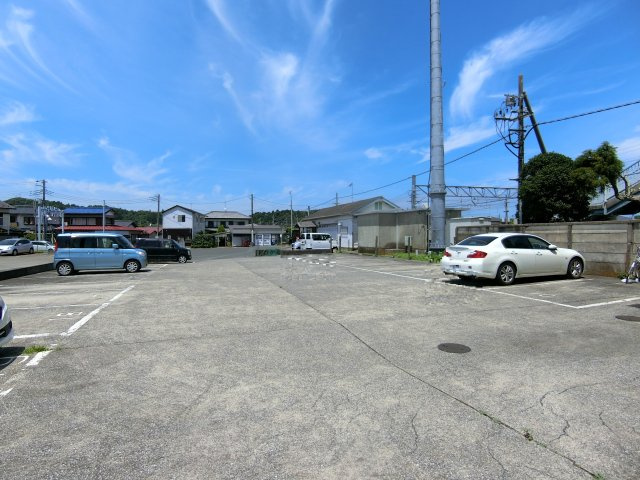 ハイツブライトの駐車場