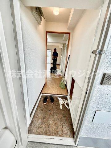 クローバーメゾン千里山の玄関