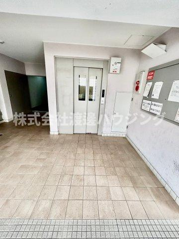 クローバーメゾン千里山の設備|エレベーターでらくちん