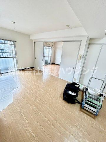 クローバーメゾン千里山の内装