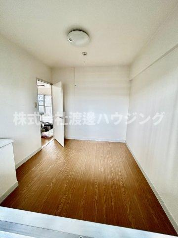 クローバーメゾン千里山の寝室