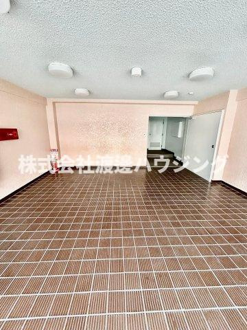 テラジハイツ1号館のエントランス