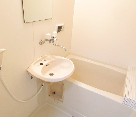 星ヶ丘アパートメントの浴室