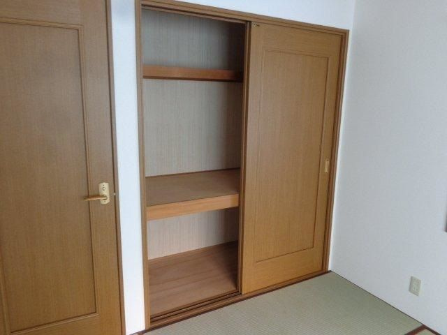 レジデンスまほろばＧ棟の収納