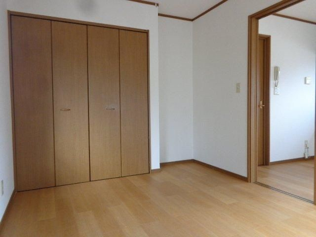 レジデンスまほろばＧ棟の居間・リビング