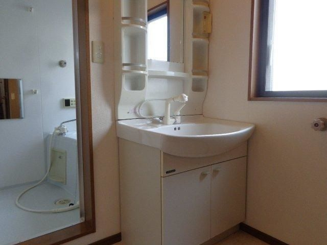 レジデンスまほろばＧ棟の洗面所