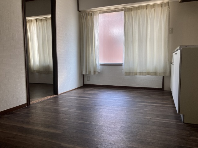 ダイヤコーポ東雲の居間・リビング|こちらの居間で趣味の時間をお楽しみください