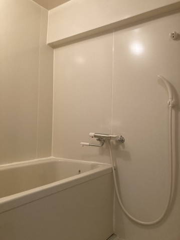 ダイヤコーポ東雲の浴室|コンパクトで使いやすいお風呂です