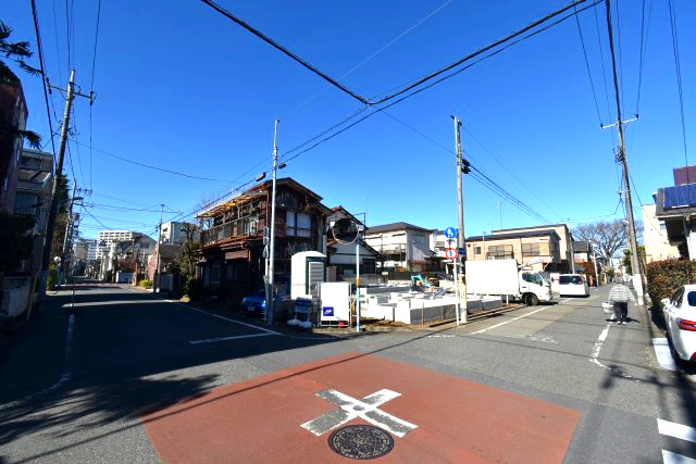 桃井2丁目・新築戸建の前面道路含む現地写真