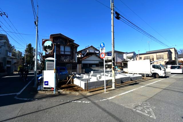 桃井2丁目・新築戸建の前面道路含む現地写真