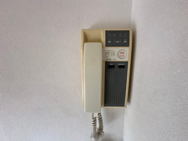 シティコーポ春里の防犯設備|リビングにインターホンがあります！