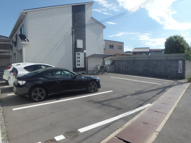 サンサージュ北条の駐車場