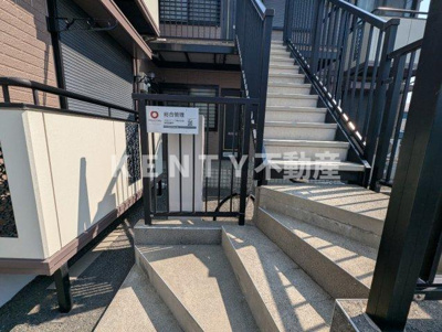 【エントランス】 | ハイツローリエ | 清潔なエントランスです