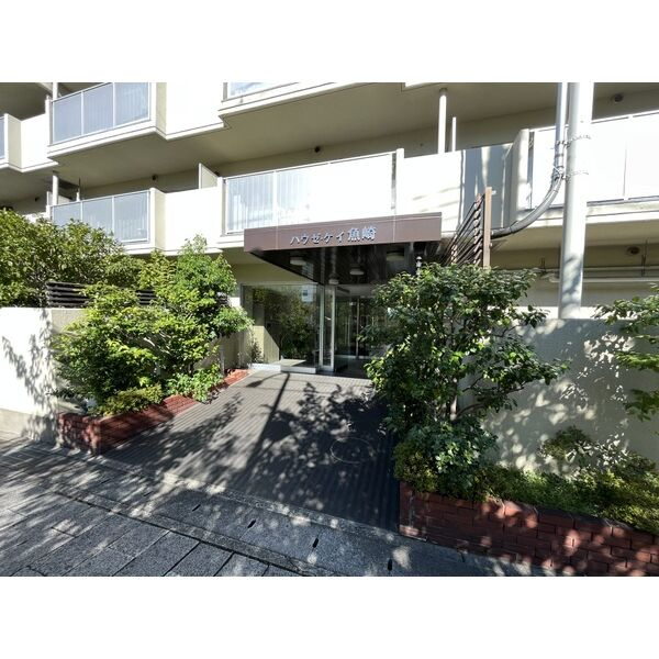 ハウゼケイ魚崎のエントランス