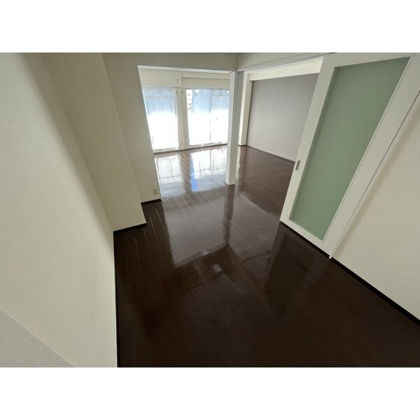 ハウゼケイ魚崎の内装