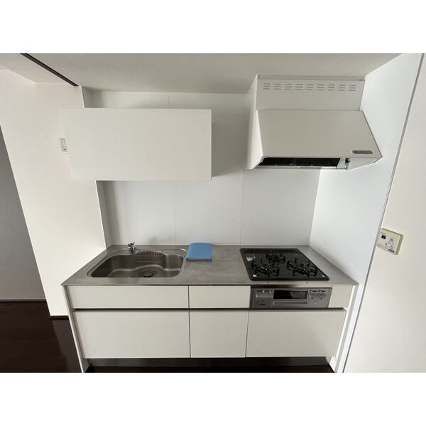 ハウゼケイ魚崎のキッチン