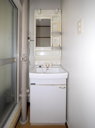 垂水農住3号棟の独立洗面台