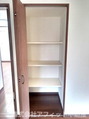 【その他】 | 夢番地燦番館 | 廊下収納