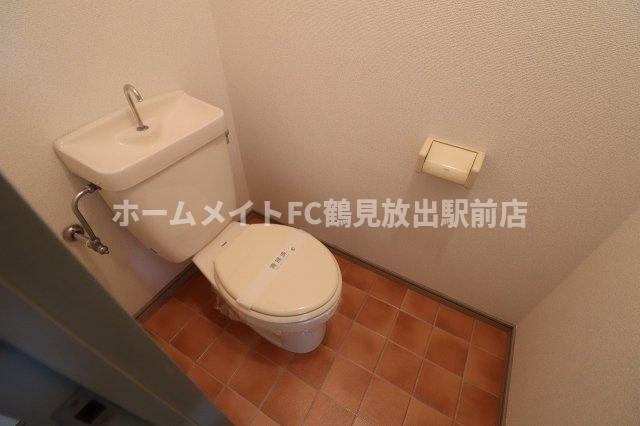 東大阪市稲田本町２丁目の賃貸マンションのトイレ