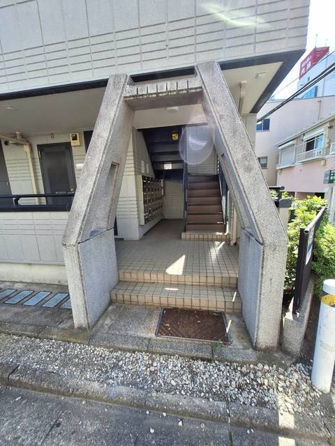 ハイツイラゴのエントランス|清潔なエントランスです