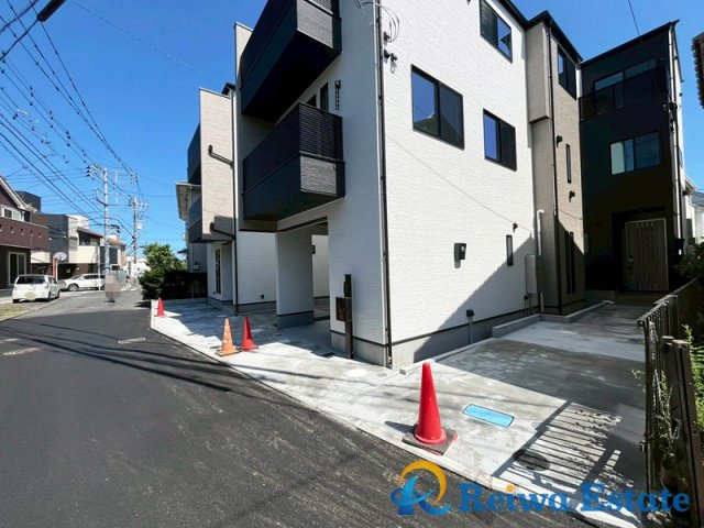 新築戸建　茅ヶ崎市円蔵2丁目の前面道路含む現地写真