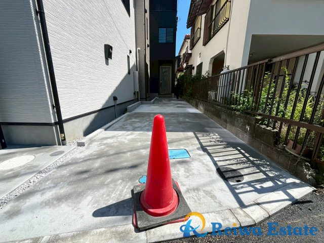 新築戸建　茅ヶ崎市円蔵2丁目の駐車場