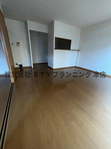 仲介手数料０円！ミュートス神の倉Iの居間・リビング