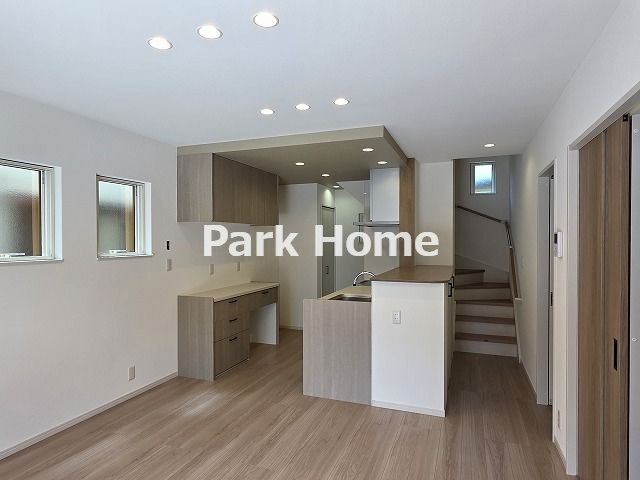 高知市高須3丁目　新築戸建ての居間・リビング