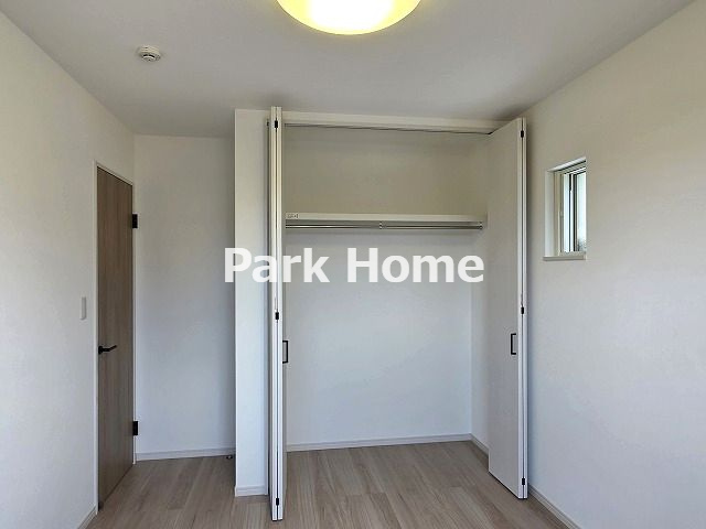 高知市高須3丁目　戸建て物件の収納|２F：２F：5.2洋室クローゼット