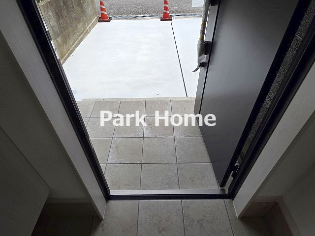 高知市高須3丁目　新築戸建ての玄関