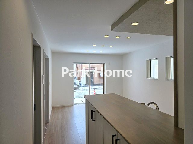 高知市高須3丁目　新築戸建ての居間・リビング|１F:13.5LDK