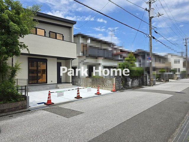 高知市高須3丁目　新築戸建ての前面道路含む現地写真