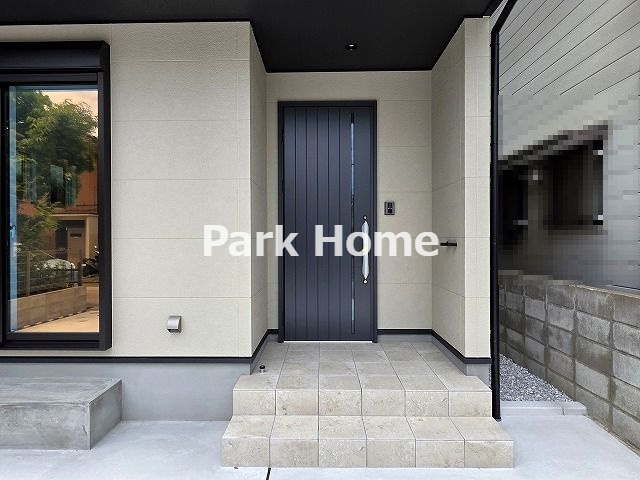 高知市高須3丁目　新築戸建ての玄関