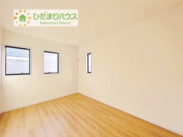 【洋室】 | 坂東市沓掛23-P1　新築戸建　15号棟 | 机とベットを置けば子供部屋の完成です！