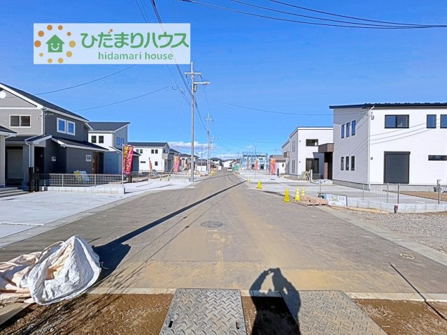 【前面道路含む現地写真】 | 坂東市沓掛23-P1　新築戸建　15号棟 | 前面道路は車通り少ないので安心です☆彡