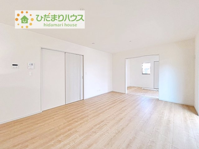 【居間・リビング】 | 坂東市沓掛23-P1　新築戸建　15号棟 | お友達や親戚とホームパーティもいいですね(*^^*)