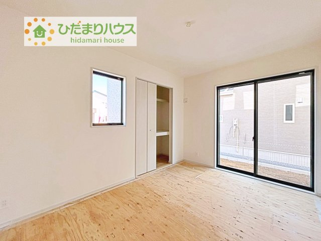 【和室】 | 坂東市沓掛23-P1　新築戸建　15号棟 | 扉を閉じれば来客用のお部屋として。開いて広い空間を作れば、お子様の遊び部屋として使えます！