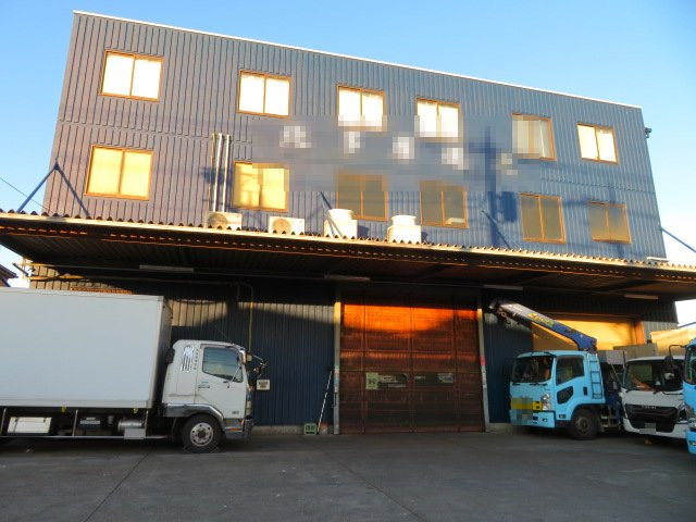 八王子市小宮町の倉庫の外観