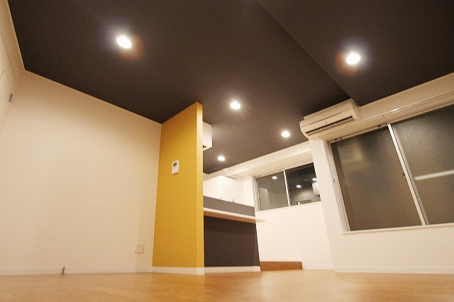 クルエボヌール駅前